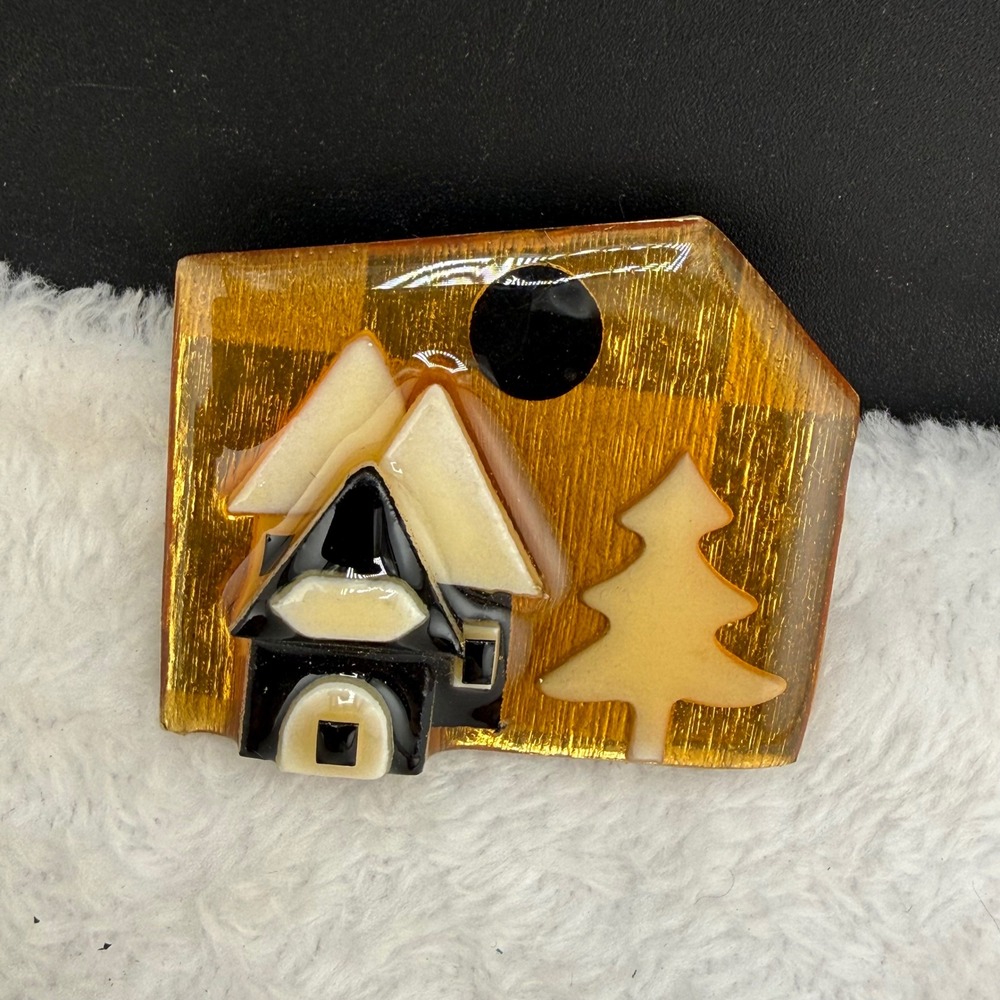 Vintage Lucinda House Pin Brooch Gold‎ Tone Winter Cottage Tree Resin